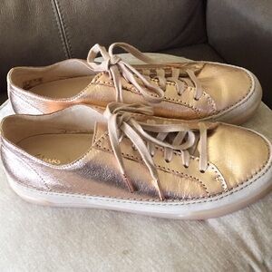 Clark’s cushion shoes size 7 1/2